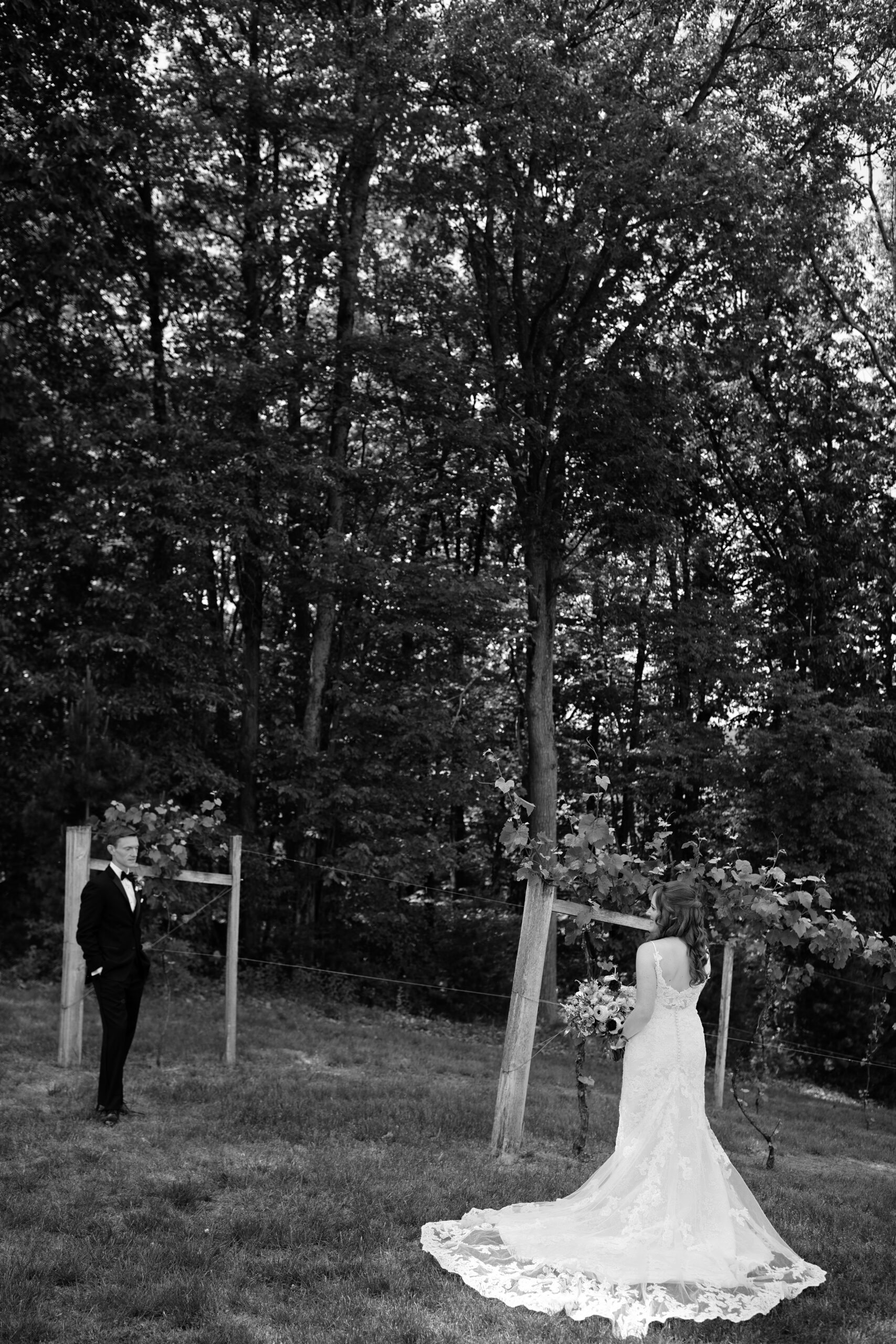 Whispering Oaks Vineyard Wedding-Sunbury Pennsylvania